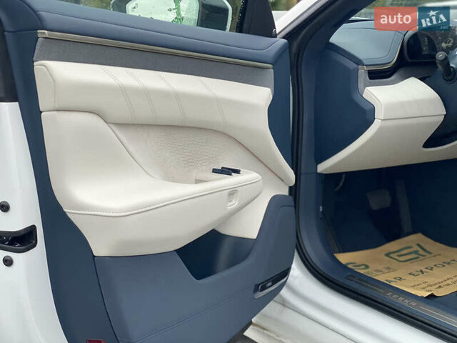Белый Zeekr 001, объемом двигателя 0 л и пробегом 1 тыс. км за 49999 $, фото 12 на Automoto.ua