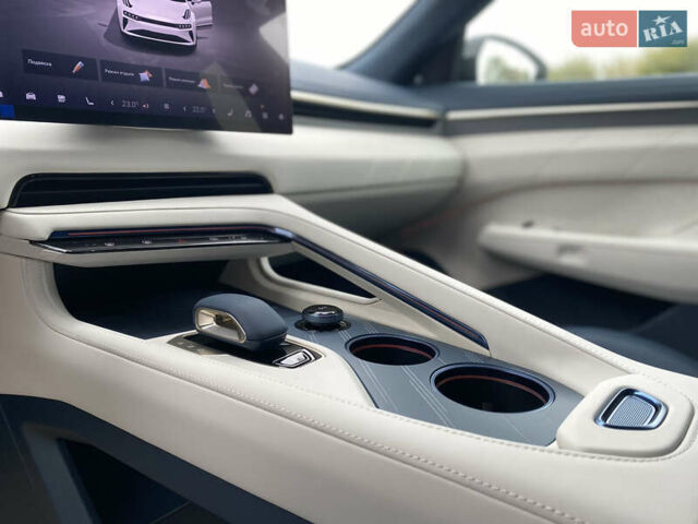 Белый Zeekr 001, объемом двигателя 0 л и пробегом 1 тыс. км за 49999 $, фото 16 на Automoto.ua