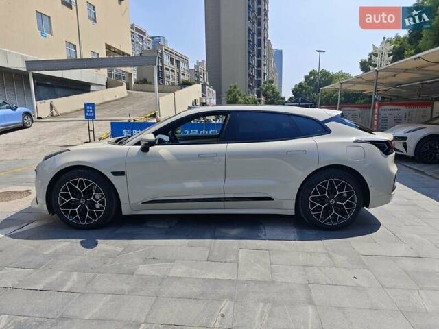 Бежевый Zeekr 001, объемом двигателя 0 л и пробегом 17 тыс. км за 43900 $, фото 1 на Automoto.ua