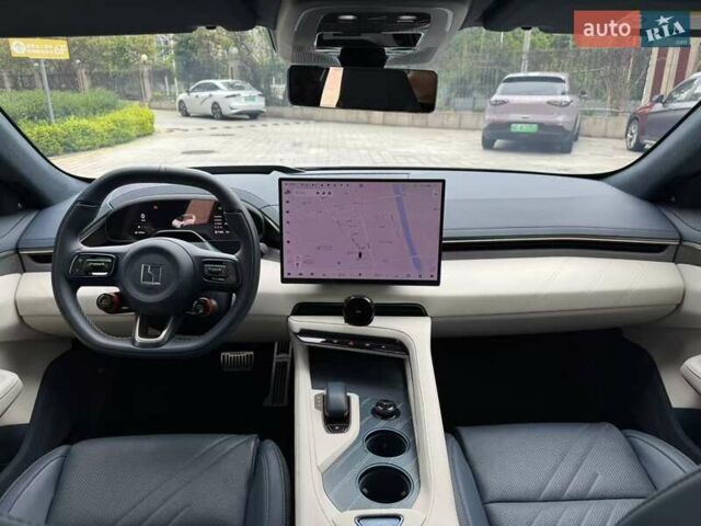 Бежевый Zeekr 001, объемом двигателя 0 л и пробегом 22 тыс. км за 42999 $, фото 5 на Automoto.ua