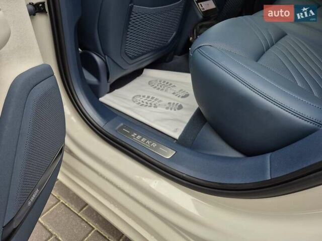 Бежевый Zeekr 001, объемом двигателя 0 л и пробегом 8 тыс. км за 44900 $, фото 17 на Automoto.ua