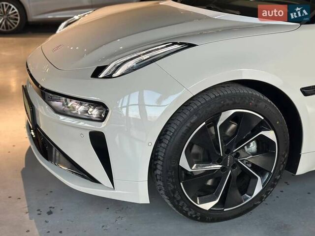 Бежевый Zeekr 001, объемом двигателя 0 л и пробегом 1 тыс. км за 39900 $, фото 11 на Automoto.ua
