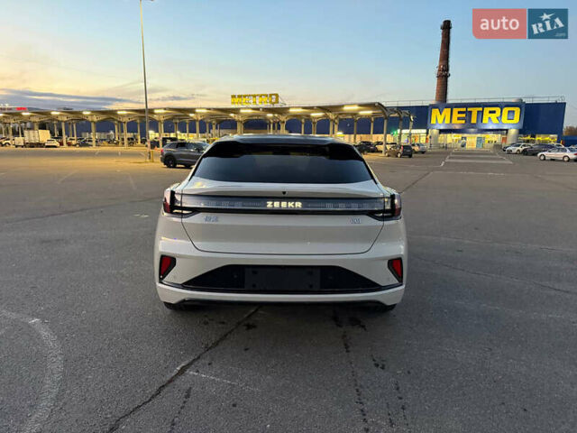Zeekr 001 2024 у Львові на Automoto.ua Бежевий Zeekr 001, об'ємом двигуна 0 л та пробігом 12 тис. км за 46777 $, фото 5 на Automoto.ua