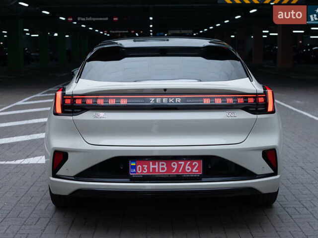 Бежевий Zeekr 001, об'ємом двигуна 0 л та пробігом 15 тис. км за 45900 $, фото 5 на Automoto.ua