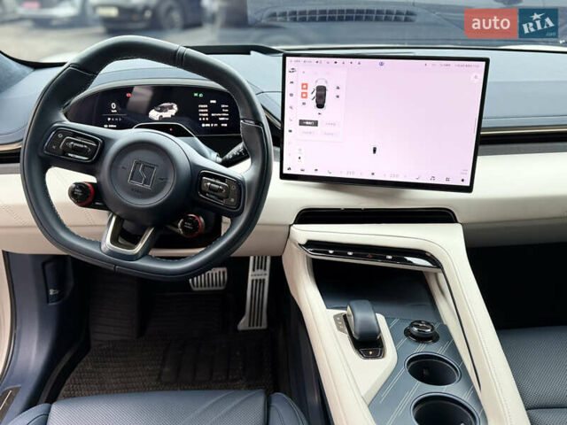 Бежевый Zeekr 001, объемом двигателя 0 л и пробегом 16 тыс. км за 42999 $, фото 15 на Automoto.ua