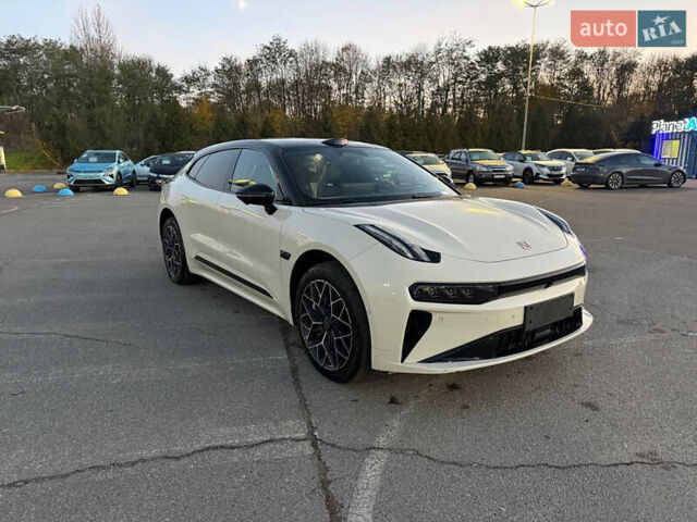 Бежевый Zeekr 001, объемом двигателя 0 л и пробегом 12 тыс. км за 46777 $, фото 2 на Automoto.ua