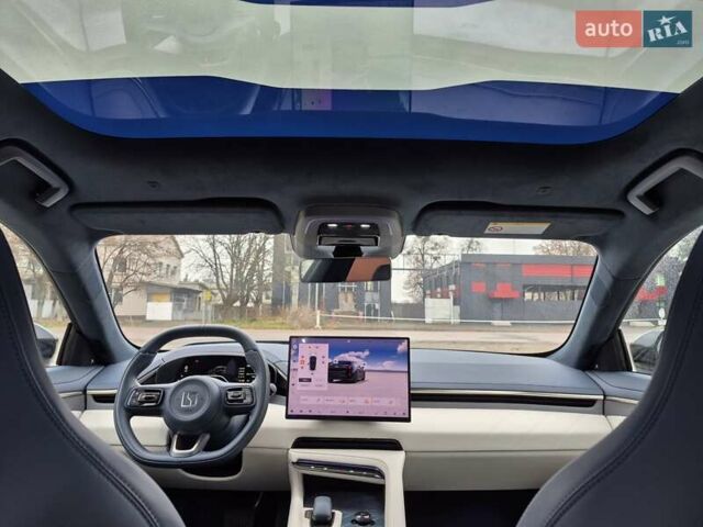 Бежевый Zeekr 001, объемом двигателя 0 л и пробегом 8 тыс. км за 44900 $, фото 20 на Automoto.ua