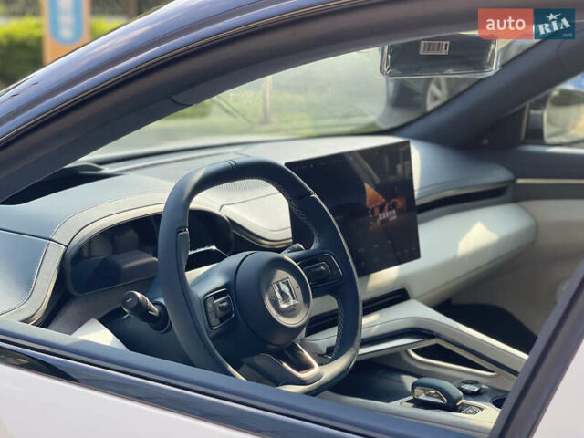 Бежевый Zeekr 001, объемом двигателя 0 л и пробегом 1 тыс. км за 47900 $, фото 4 на Automoto.ua