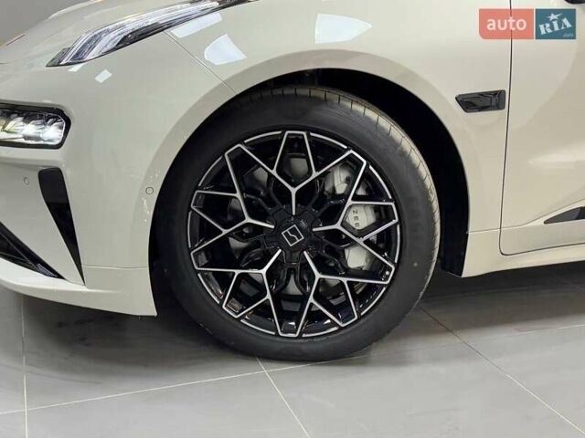 Бежевый Zeekr 001, объемом двигателя 0 л и пробегом 1 тыс. км за 42399 $, фото 2 на Automoto.ua