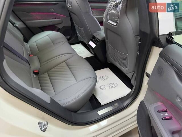 Бежевый Zeekr 001, объемом двигателя 0 л и пробегом 1 тыс. км за 42399 $, фото 19 на Automoto.ua