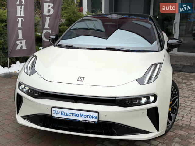 Бежевый Zeekr 001, объемом двигателя 0 л и пробегом 16 тыс. км за 42999 $, фото 4 на Automoto.ua