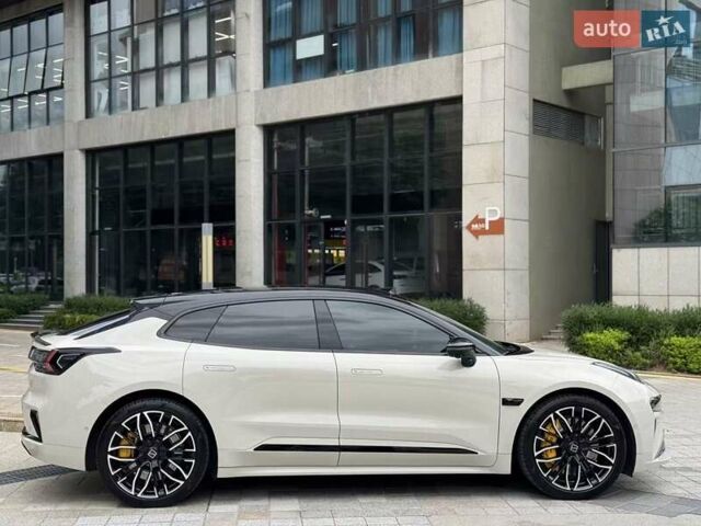 Бежевый Zeekr 001, объемом двигателя 0 л и пробегом 22 тыс. км за 42999 $, фото 4 на Automoto.ua