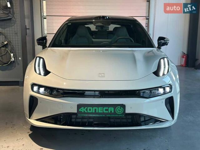 Бежевый Zeekr 001, объемом двигателя 0 л и пробегом 1 тыс. км за 39900 $, фото 2 на Automoto.ua