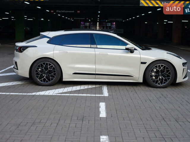 Бежевый Zeekr 001, объемом двигателя 0 л и пробегом 8 тыс. км за 42900 $, фото 3 на Automoto.ua