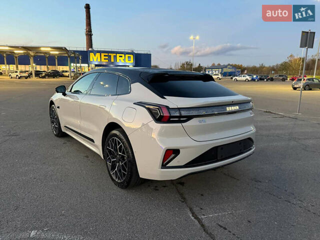 Zeekr 001 2024 у Львові на Automoto.ua Бежевий Zeekr 001, об'ємом двигуна 0 л та пробігом 12 тис. км за 46777 $, фото 4 на Automoto.ua