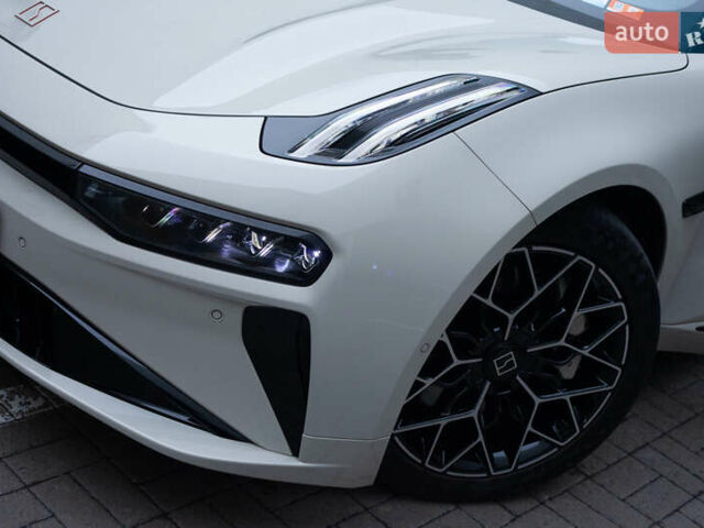 Бежевий Zeekr 001, об'ємом двигуна 0 л та пробігом 15 тис. км за 45900 $, фото 9 на Automoto.ua