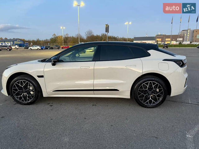 Бежевый Zeekr 001, объемом двигателя 0 л и пробегом 12 тыс. км за 46777 $, фото 3 на Automoto.ua