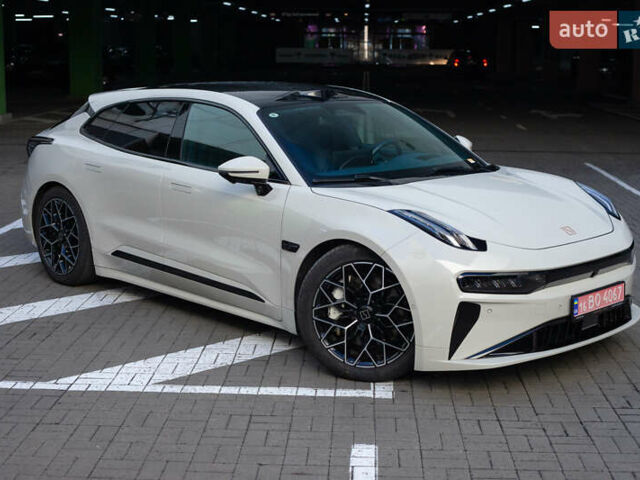 Бежевый Zeekr 001, объемом двигателя 0 л и пробегом 8 тыс. км за 42900 $, фото 2 на Automoto.ua