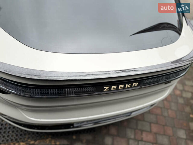 Бежевый Zeekr 001, объемом двигателя 0 л и пробегом 16 тыс. км за 42999 $, фото 11 на Automoto.ua