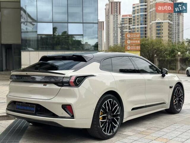 Бежевый Zeekr 001, объемом двигателя 0 л и пробегом 22 тыс. км за 42999 $, фото 2 на Automoto.ua