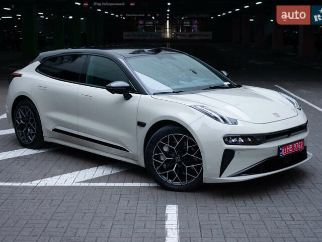 Бежевий Zeekr 001, об'ємом двигуна 0 л та пробігом 15 тис. км за 45900 $, фото 2 на Automoto.ua