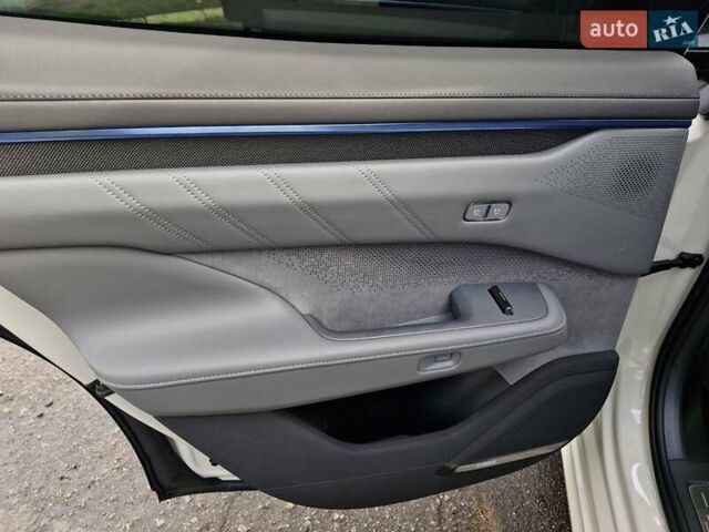 Zeekr 001 2025 в Николаеве на Automoto.ua Бежевый Zeekr 001, объемом двигателя 0 л и пробегом 10 тыс. км за 51999 $, фото 15 на Automoto.ua