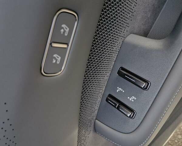 Zeekr 001 2025 в Николаеве на Automoto.ua Бежевый Zeekr 001, объемом двигателя 0 л и пробегом 10 тыс. км за 51999 $, фото 42 на Automoto.ua