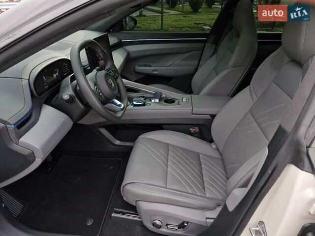 Zeekr 001 2025 в Николаеве на Automoto.ua Бежевый Zeekr 001, объемом двигателя 0 л и пробегом 10 тыс. км за 51999 $, фото 17 на Automoto.ua