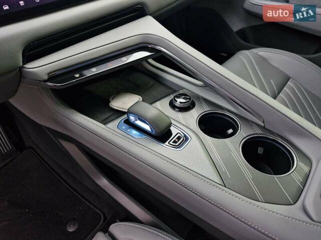 Zeekr 001 2025 в Николаеве на Automoto.ua Бежевый Zeekr 001, объемом двигателя 0 л и пробегом 10 тыс. км за 51999 $, фото 25 на Automoto.ua