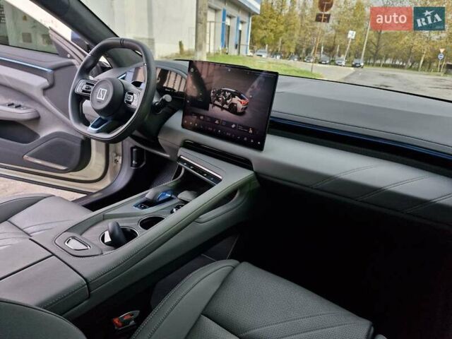 Zeekr 001 2025 в Николаеве на Automoto.ua Бежевый Zeekr 001, объемом двигателя 0 л и пробегом 10 тыс. км за 51999 $, фото 23 на Automoto.ua