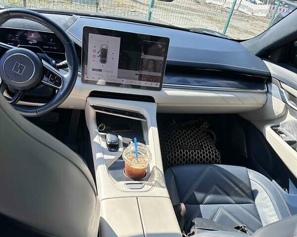 Черный Zeekr 001, объемом двигателя 0 л и пробегом 50 тыс. км за 36000 $, фото 3 на Automoto.ua