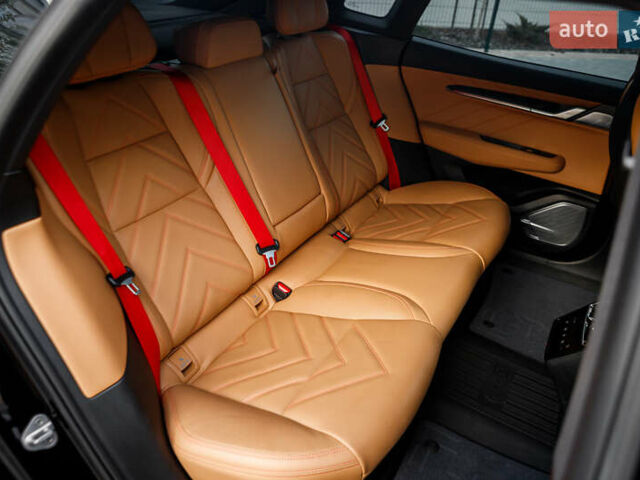 Zeekr 001 2023 у Бару на Automoto.ua Чорний Zeekr 001, об'ємом двигуна 0 л та пробігом 43 тис. км за 33900 $, фото 17 на Automoto.ua