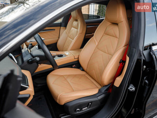 Zeekr 001 2023 у Бару на Automoto.ua Чорний Zeekr 001, об'ємом двигуна 0 л та пробігом 43 тис. км за 33900 $, фото 27 на Automoto.ua