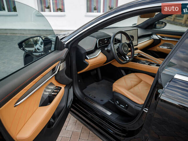 Zeekr 001 2023 у Бару на Automoto.ua Чорний Zeekr 001, об'ємом двигуна 0 л та пробігом 43 тис. км за 33900 $, фото 25 на Automoto.ua