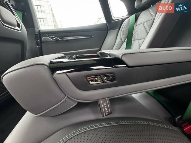 Черный Zeekr 001, объемом двигателя 0 л и пробегом 1 тыс. км за 35900 $, фото 9 на Automoto.ua