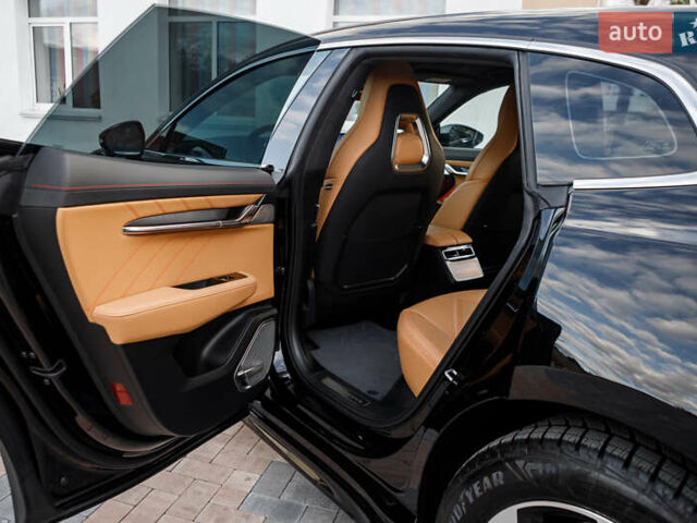 Zeekr 001 2023 у Бару на Automoto.ua Чорний Zeekr 001, об'ємом двигуна 0 л та пробігом 43 тис. км за 33900 $, фото 22 на Automoto.ua