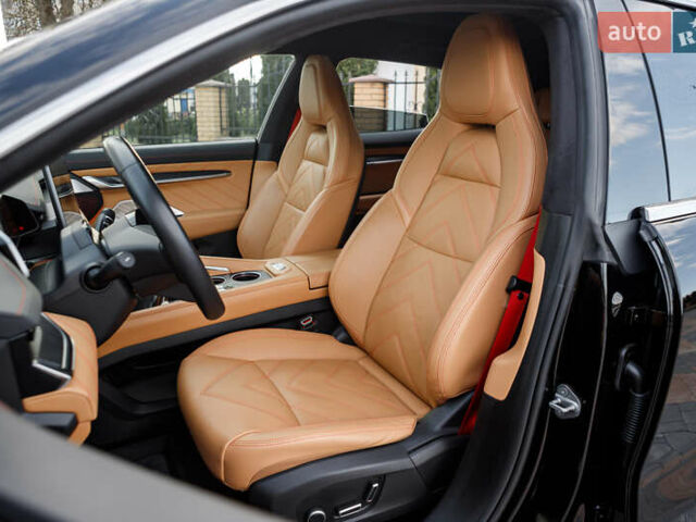 Zeekr 001 2023 у Бару на Automoto.ua Чорний Zeekr 001, об'ємом двигуна 0 л та пробігом 43 тис. км за 33900 $, фото 26 на Automoto.ua