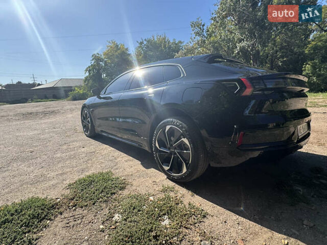 Черный Zeekr 001, объемом двигателя 0 л и пробегом 9 тыс. км за 41500 $, фото 3 на Automoto.ua