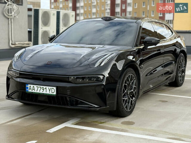 Черный Zeekr 001, объемом двигателя 0 л и пробегом 11 тыс. км за 37999 $, фото 4 на Automoto.ua