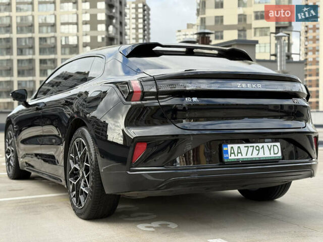 Черный Zeekr 001, объемом двигателя 0 л и пробегом 11 тыс. км за 37999 $, фото 11 на Automoto.ua