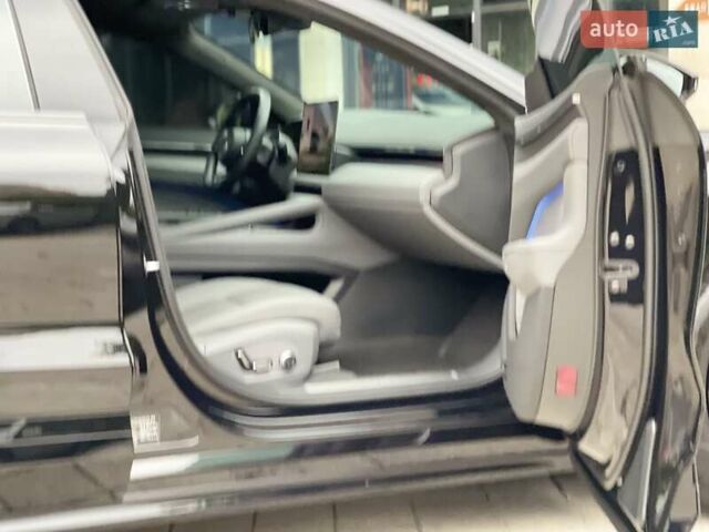 Чорний Zeekr 001, об'ємом двигуна 0 л та пробігом 18 тис. км за 36500 $, фото 6 на Automoto.ua