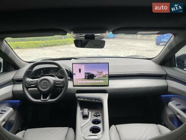 Чорний Zeekr 001, об'ємом двигуна 0 л та пробігом 18 тис. км за 36500 $, фото 5 на Automoto.ua