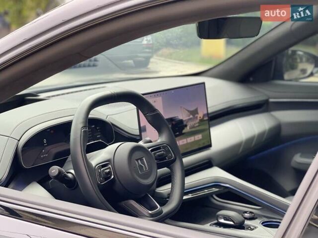 Чорний Zeekr 001, об'ємом двигуна 0 л та пробігом 18 тис. км за 36500 $, фото 4 на Automoto.ua