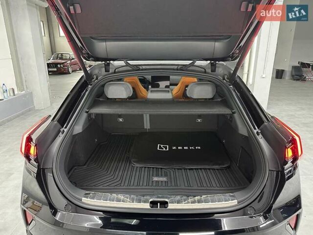Zeekr 001 2024 у Дніпро (Дніпропетровську) на Automoto.ua Чорний Zeekr 001, об'ємом двигуна 0 л та пробігом 17 тис. км за 53000 $, фото 32 на Automoto.ua