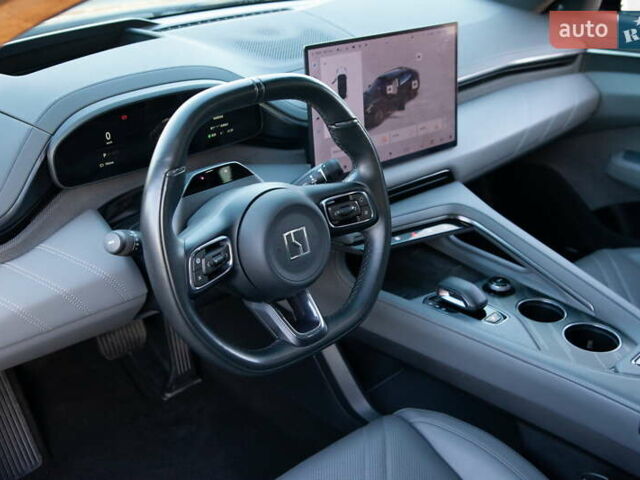 Черный Zeekr 001, объемом двигателя 0 л и пробегом 48 тыс. км за 39000 $, фото 13 на Automoto.ua