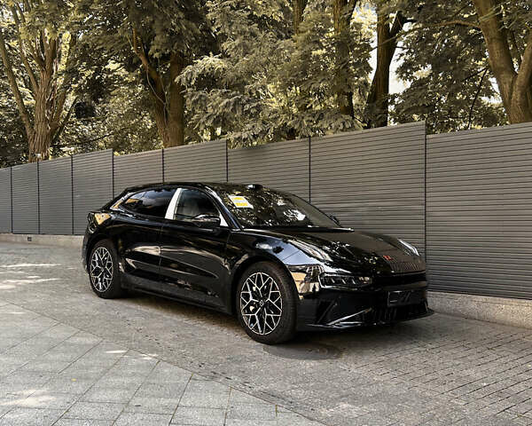 Черный Zeekr 001, объемом двигателя 0 л и пробегом 1 тыс. км за 51999 $, фото 1 на Automoto.ua