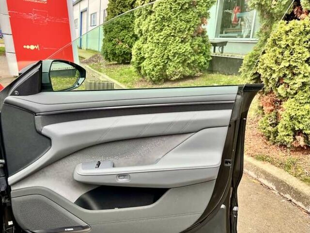 Черный Zeekr 001, объемом двигателя 0 л и пробегом 1 тыс. км за 49500 $, фото 43 на Automoto.ua