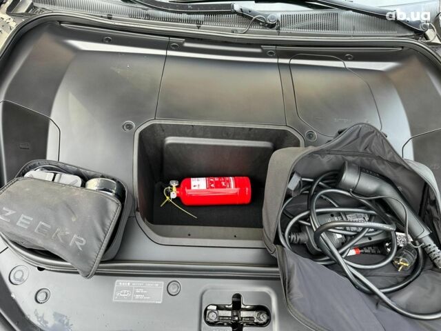 Красный Zeekr 001, объемом двигателя 0 л и пробегом 61 тыс. км за 38980 $, фото 32 на Automoto.ua