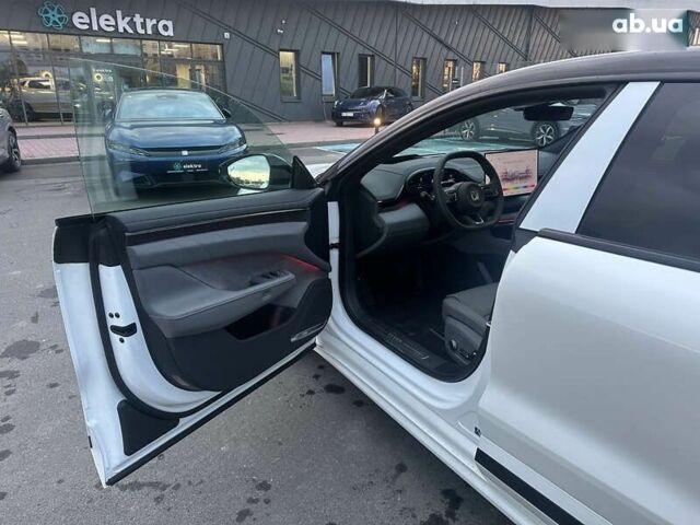 Zeekr 001, объемом двигателя 4.25 л и пробегом 1 тыс. км за 48500 $, фото 15 на Automoto.ua
