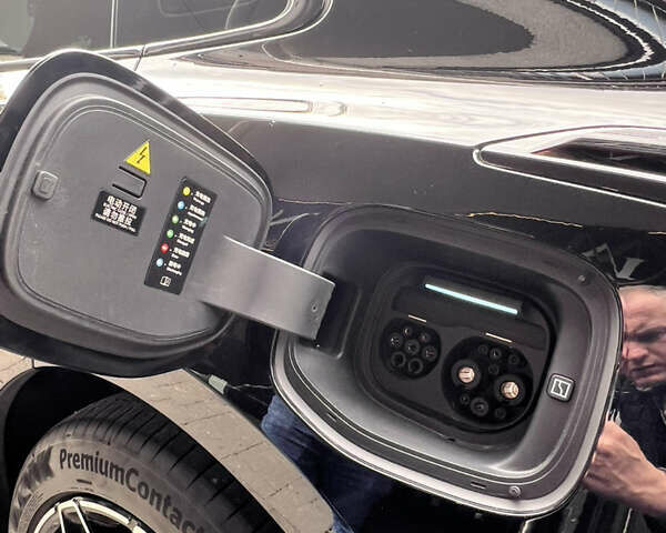 Zeekr 001 2024 в Ужгороде на Automoto.ua Zeekr 001, объемом двигателя 0 л и пробегом 19 тыс. км за 43000 $, фото 16 на Automoto.ua